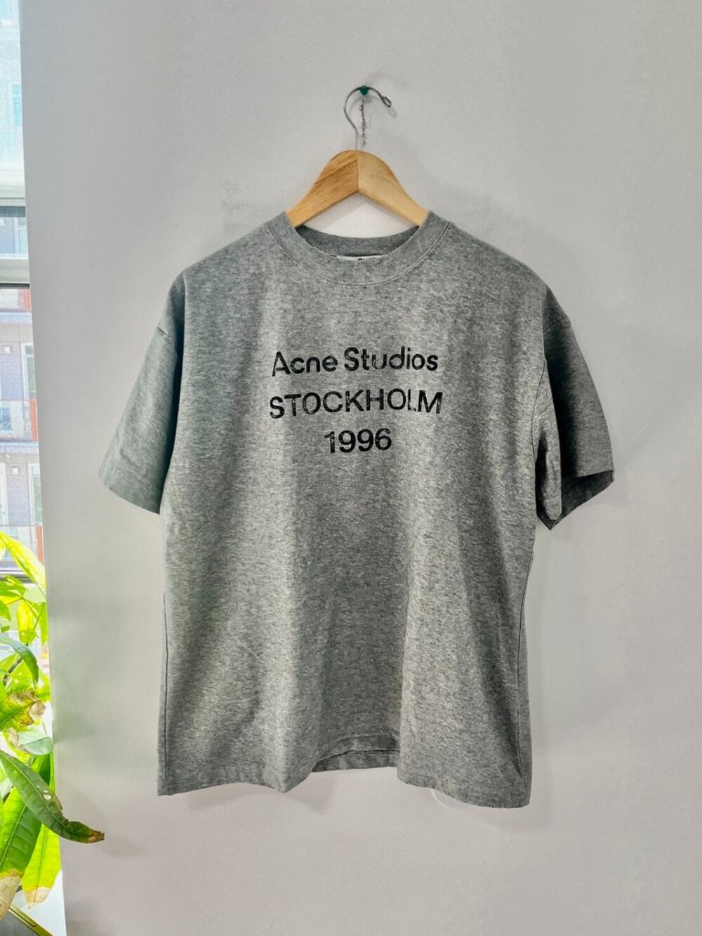 Acne Studios Men's Gray Relaxed Fit Sprayed Logo Short Sleeve Tee Size Medium